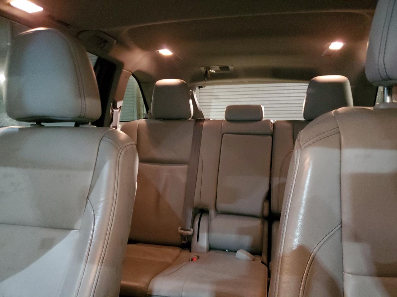 2019 Toyota Highlander - Image 10