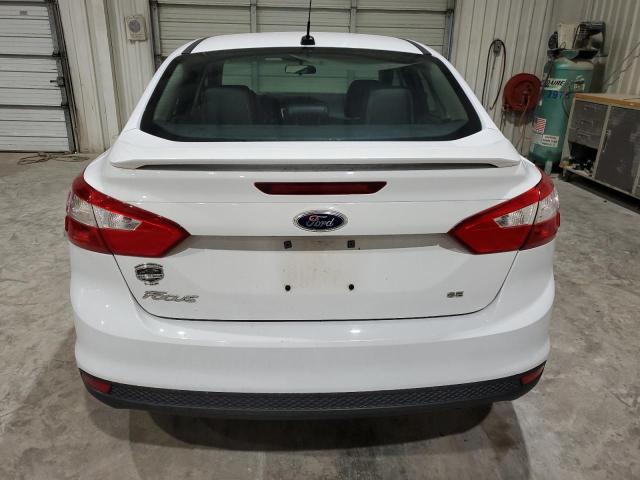 Sedans FORD FOCUS 2014 White