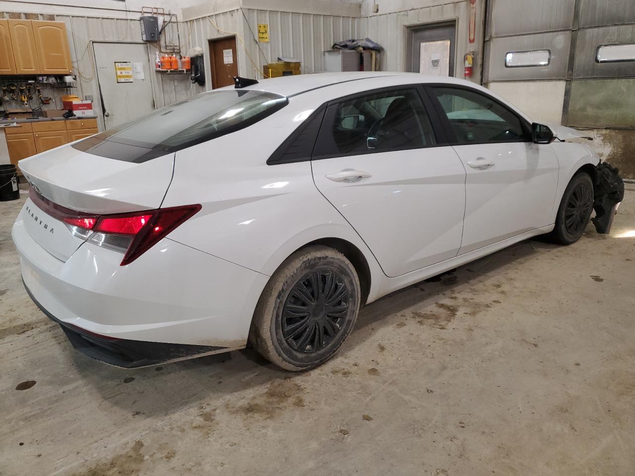2021 Hyundai Elantra - Image 3
