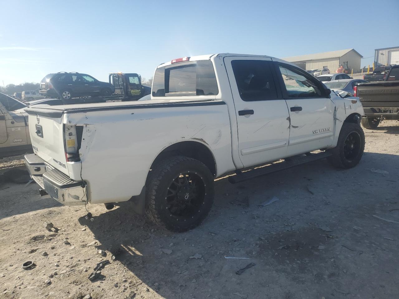 2014 Nissan Titan - Image 3