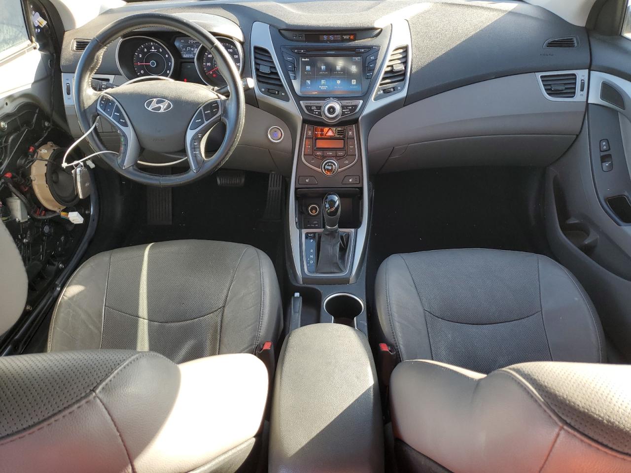 2016 Hyundai Elantra - Image 8