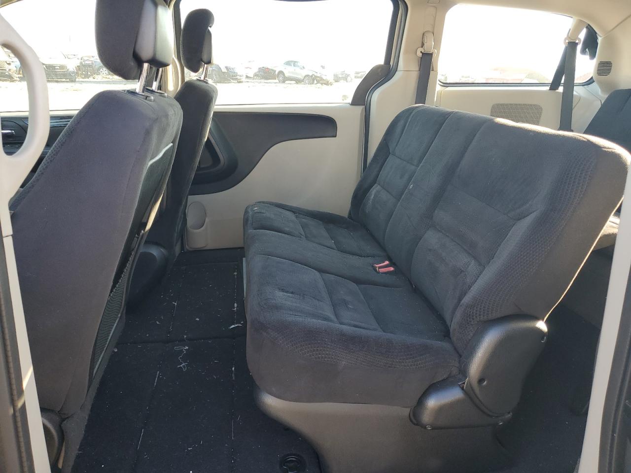 2014 Dodge Caravan - Image 11