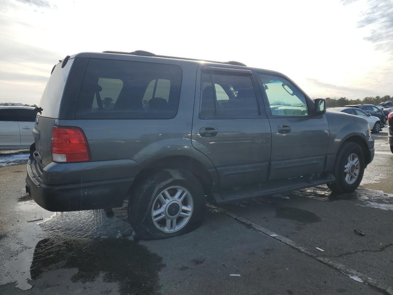 2003 Ford Expedition - Image 3