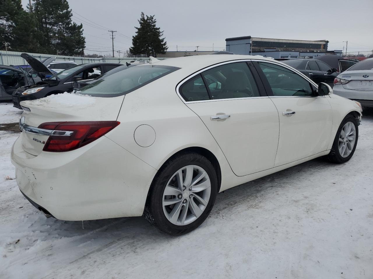 2014 Buick Regal - Image 3