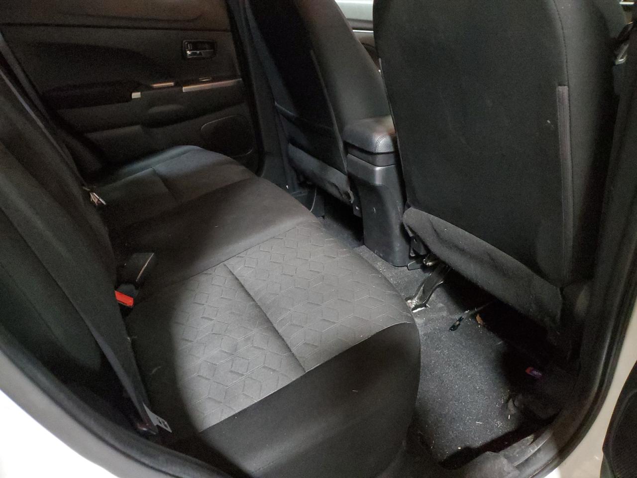2021 Mitsubishi Outlander - Image 10