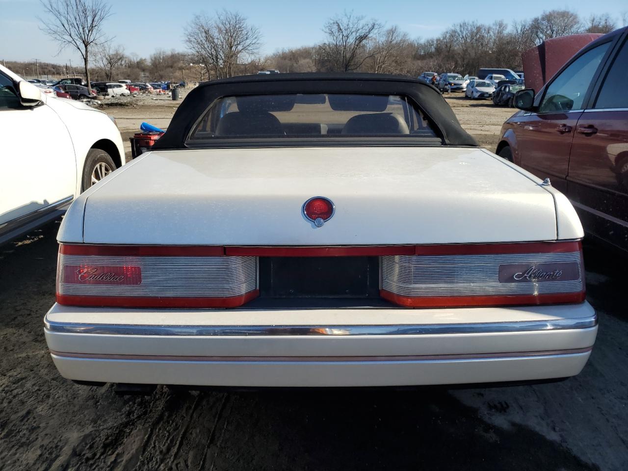 1990 Cadillac Allante - Image 6