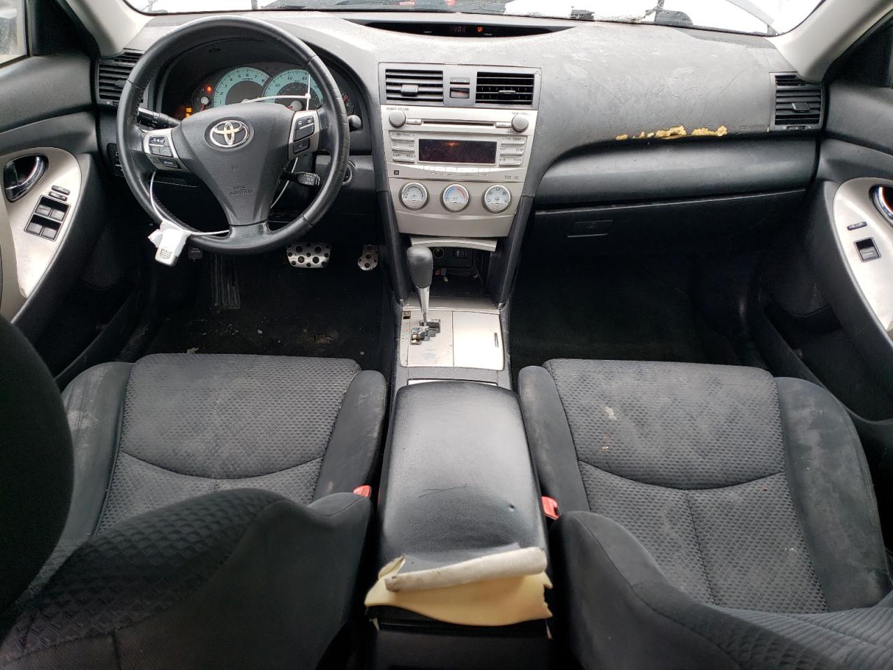 2010 Toyota Camry - Image 8