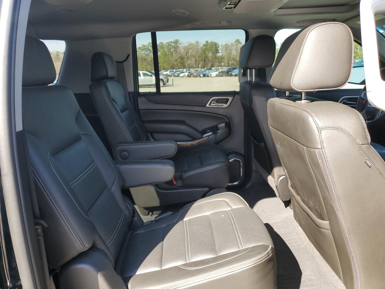 2019 GMC Yukon - Image 11