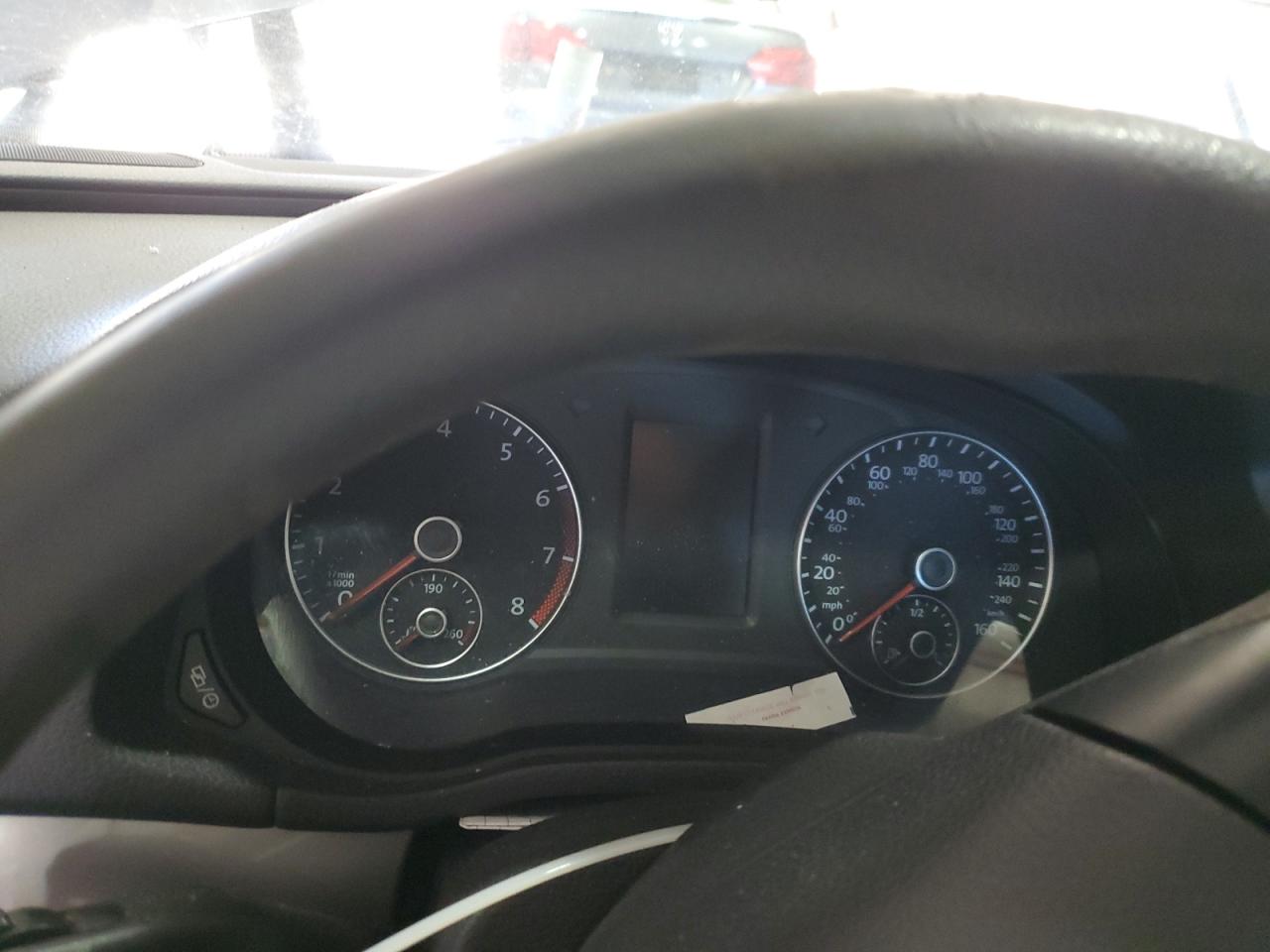 2015 Volkswagen Passat - Image 9