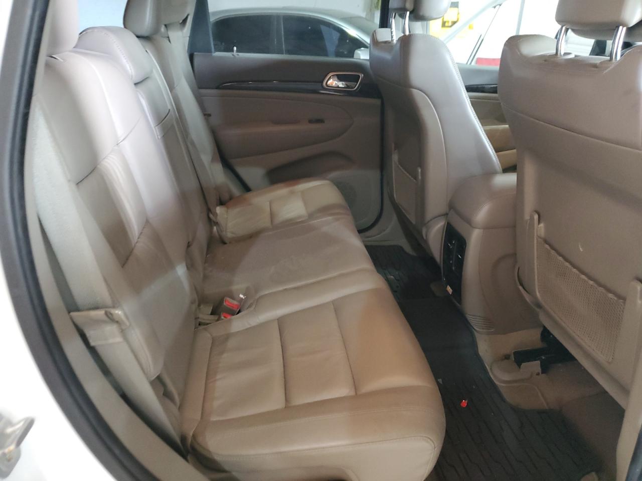 2013 Jeep Grand Cherokee - Image 10