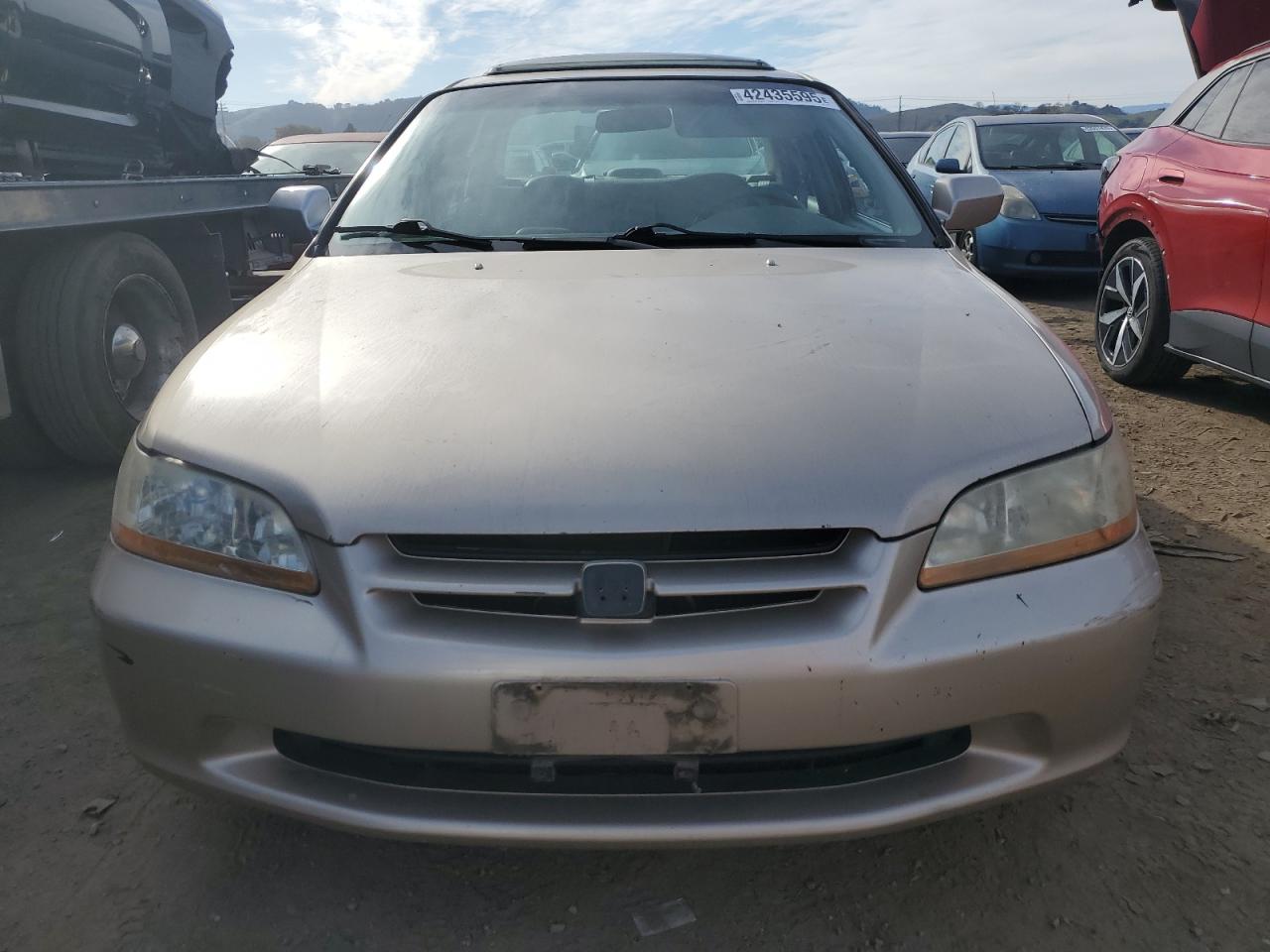 2000 Honda Accord - Image 5