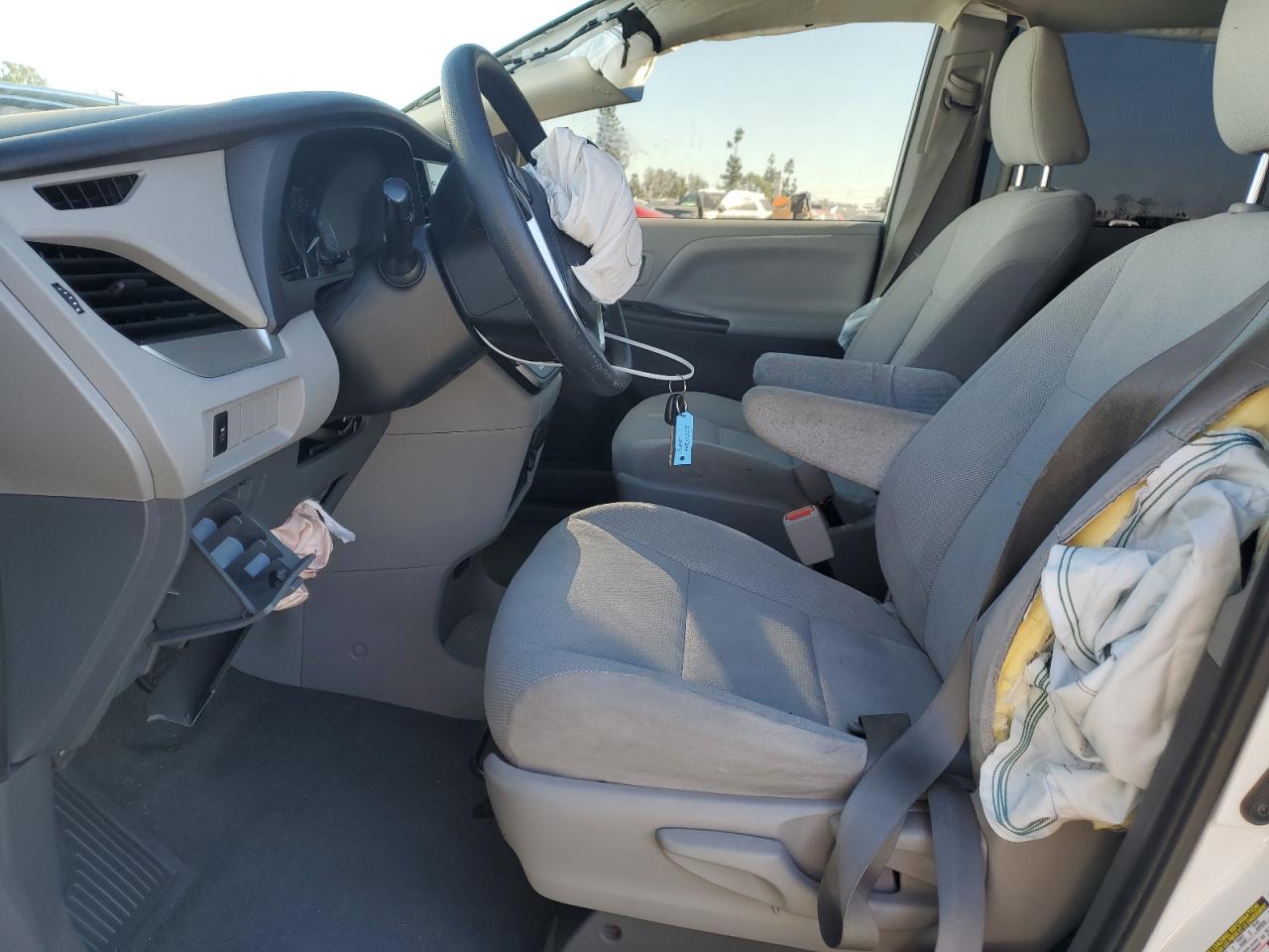 2020 Toyota Sienna - Image 7