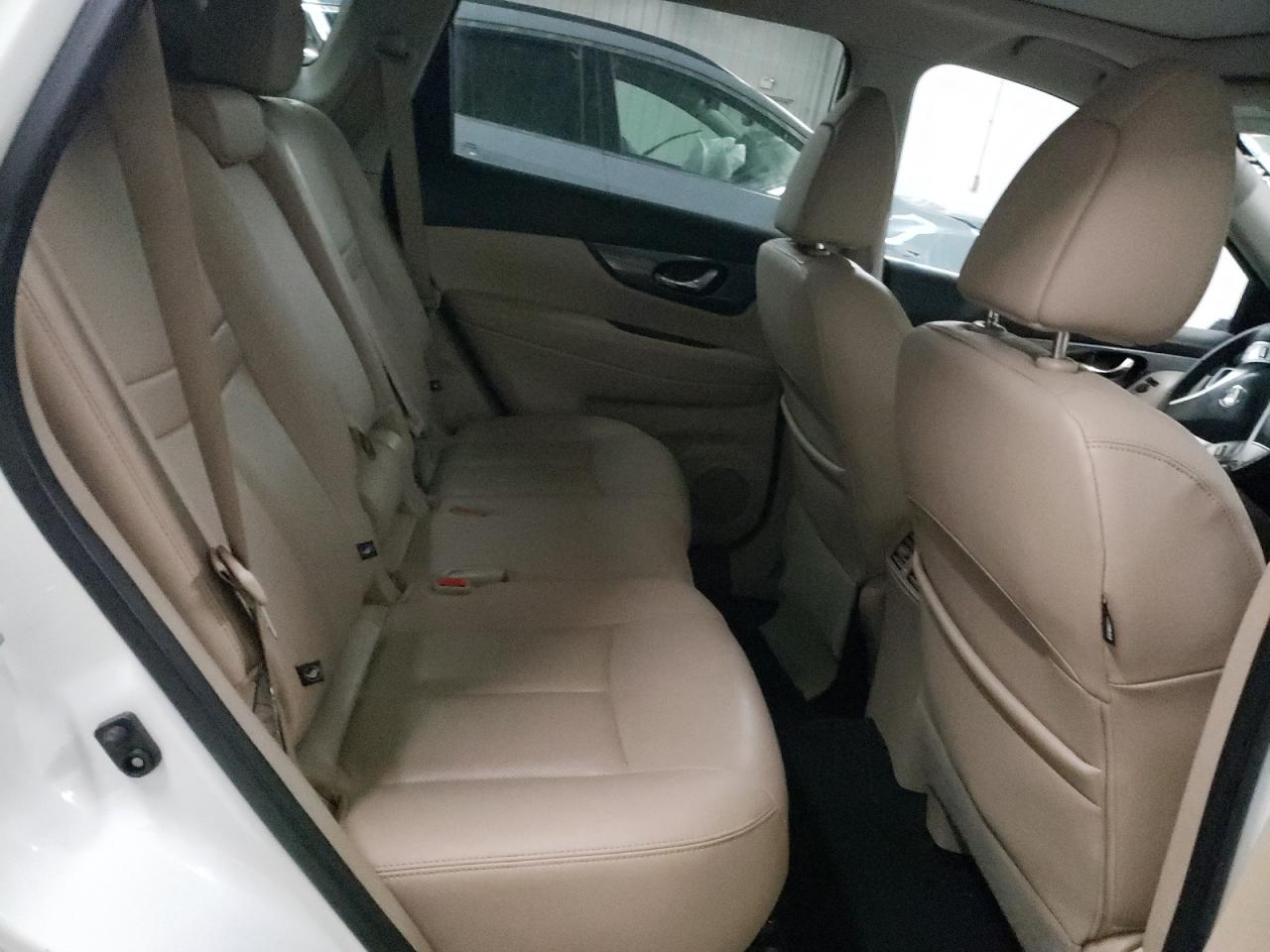2016 Nissan Rogue - Image 12