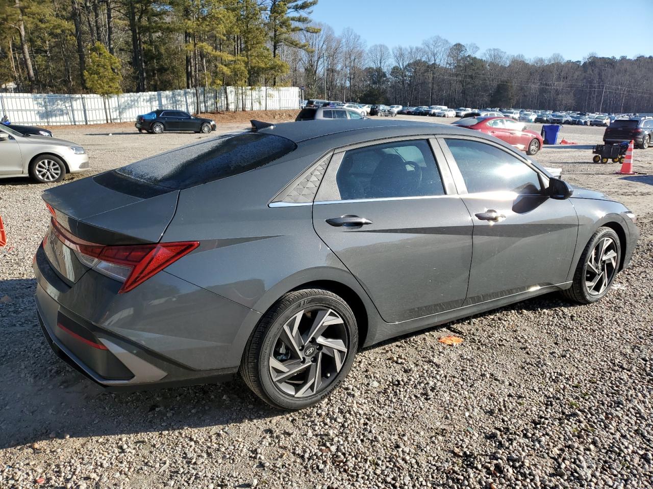 2024 Hyundai Elantra - Image 3