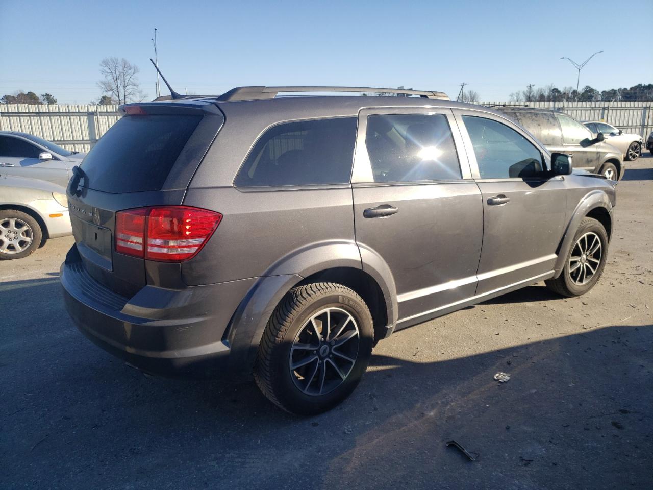 2018 Dodge Journey - Image 3