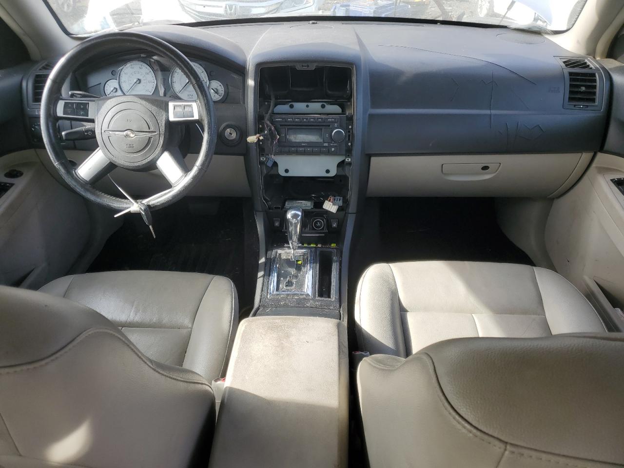 2007 Chrysler 300 - Image 8