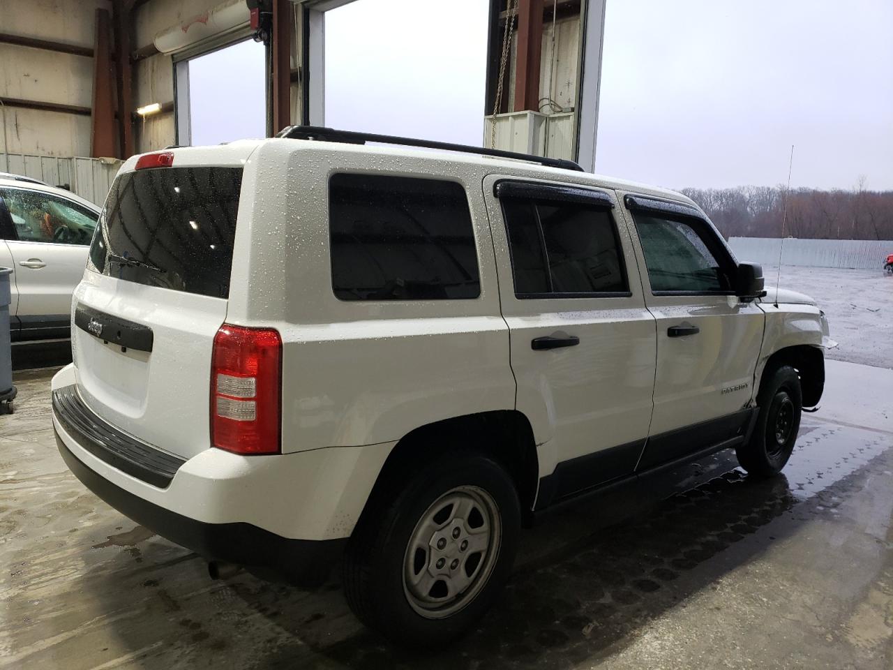 2016 Jeep Liberty (Patriot) - Image 3