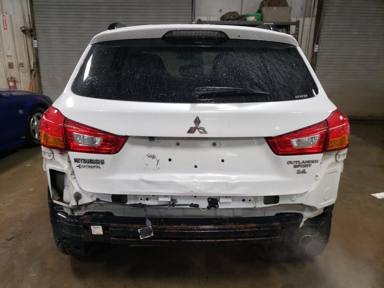 2015 Mitsubishi Outlander - Image 6