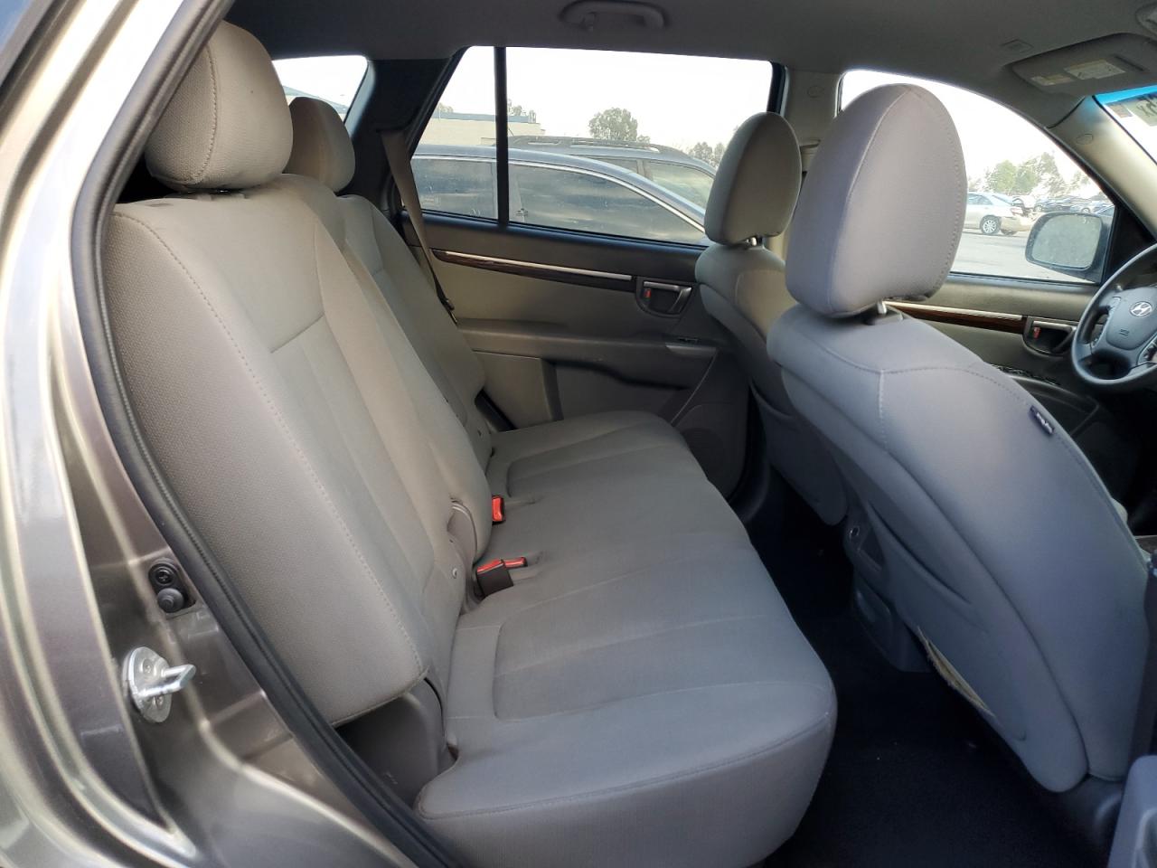 2011 Hyundai Santa Fe - Image 11