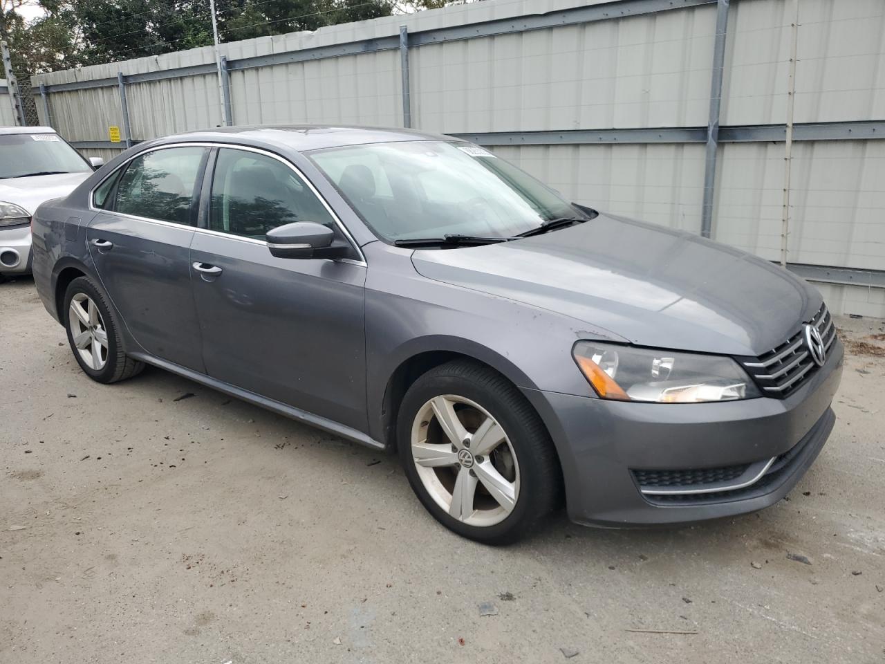 VIN 1VWBN7A3XDC028353 2013 VOLKSWAGEN PASSAT no.4