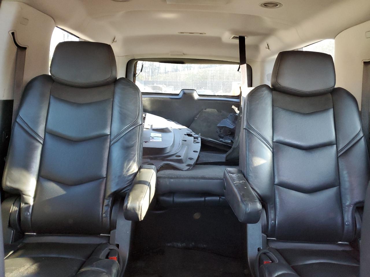2020 Cadillac Escalade - Image 10