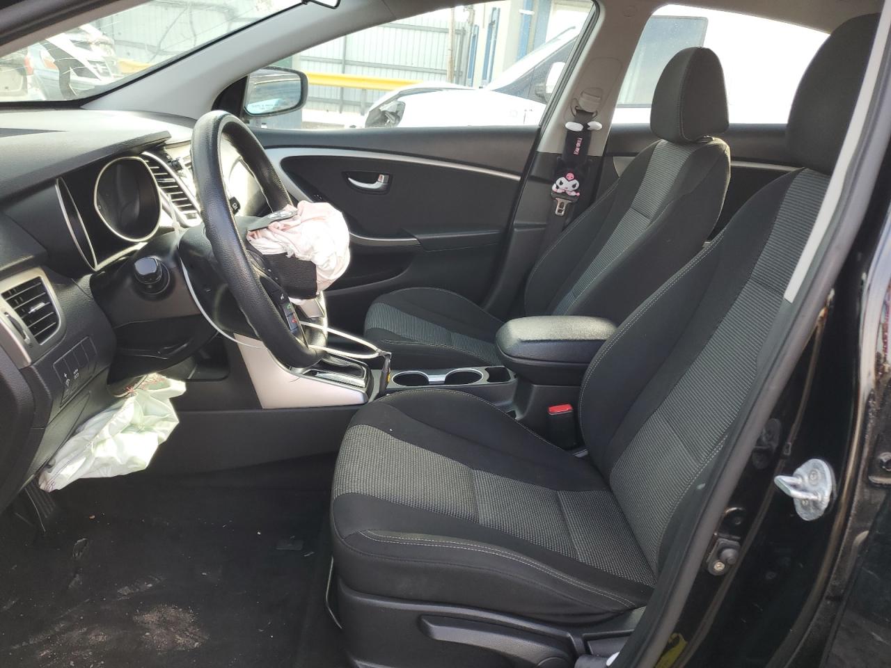 2017 Hyundai Elantra - Image 7