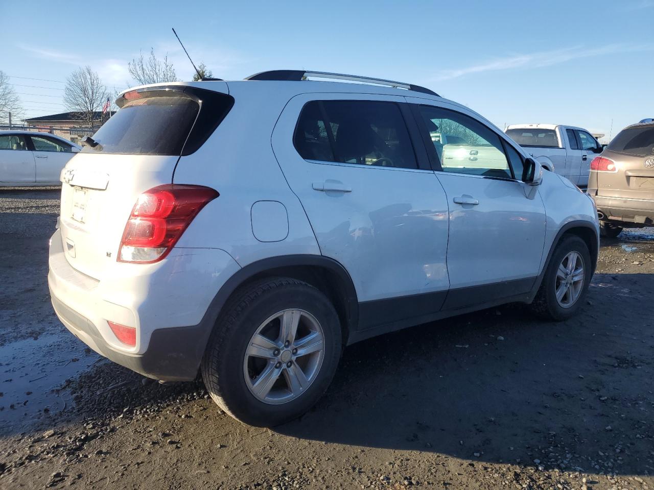 2017 Chevrolet Trax - Image 3