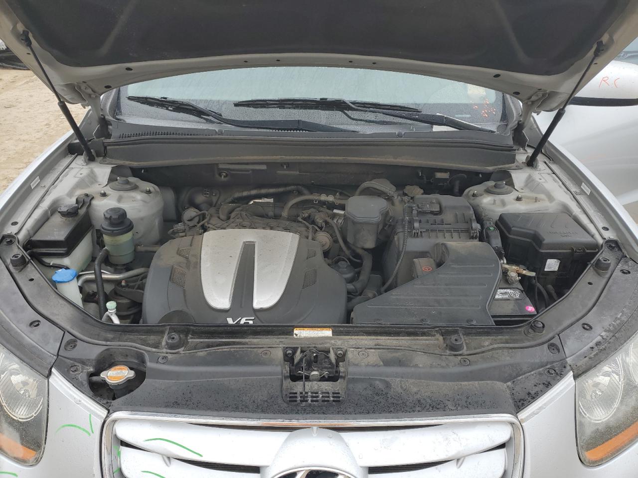 2010 Hyundai Santa Fe - Image 12