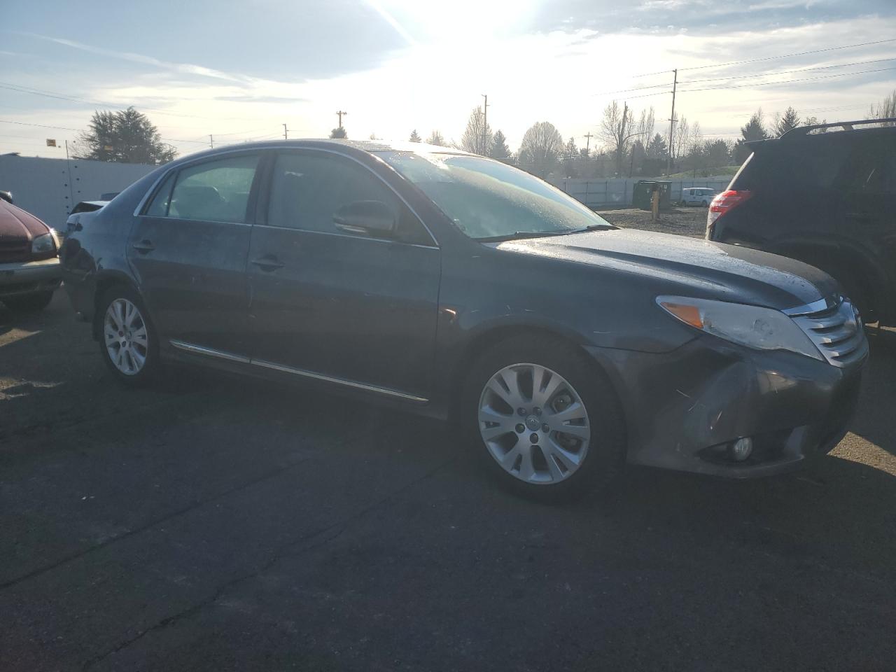 2011 Toyota Avalon - Image 4