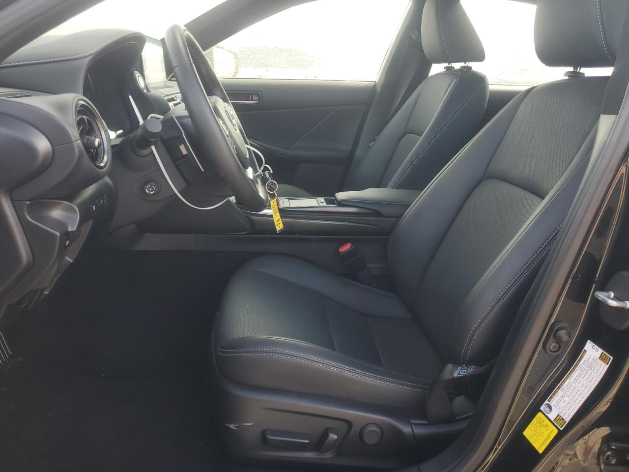 2023 Lexus IS - Image 7