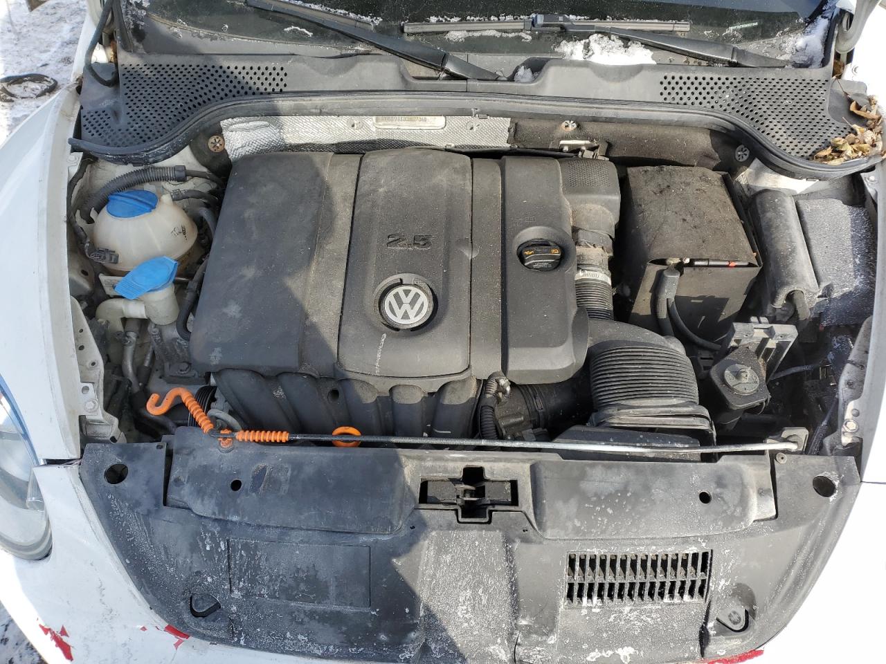 2012 Volkswagen Beetle - Image 11