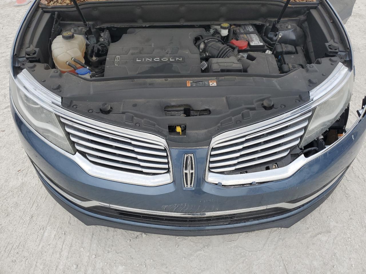 2018 Lincoln MKX - Image 12