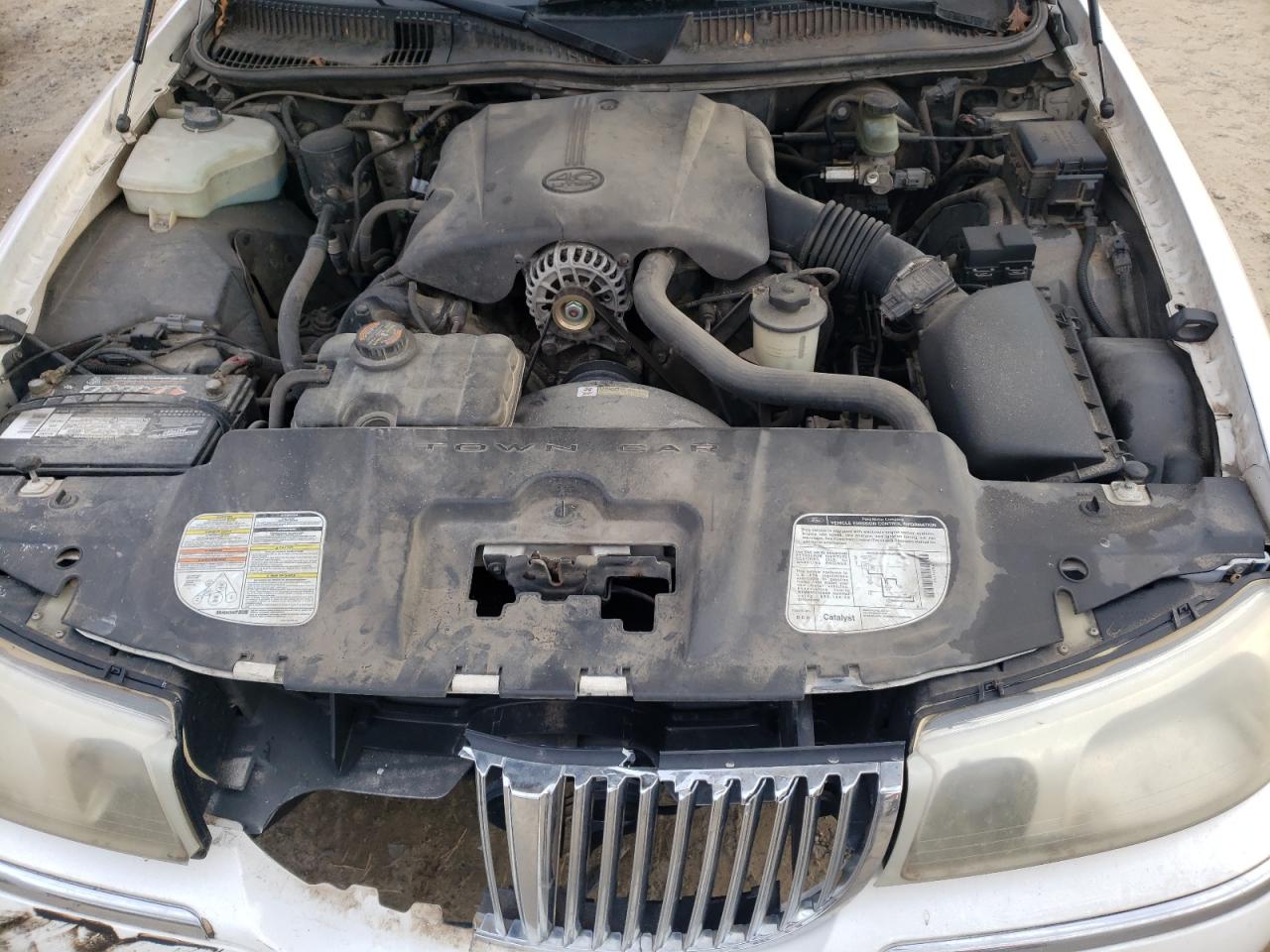 1998 Lincoln Town Car - Image 11