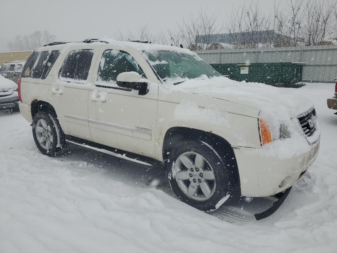 2010 GMC Yukon - Image 4
