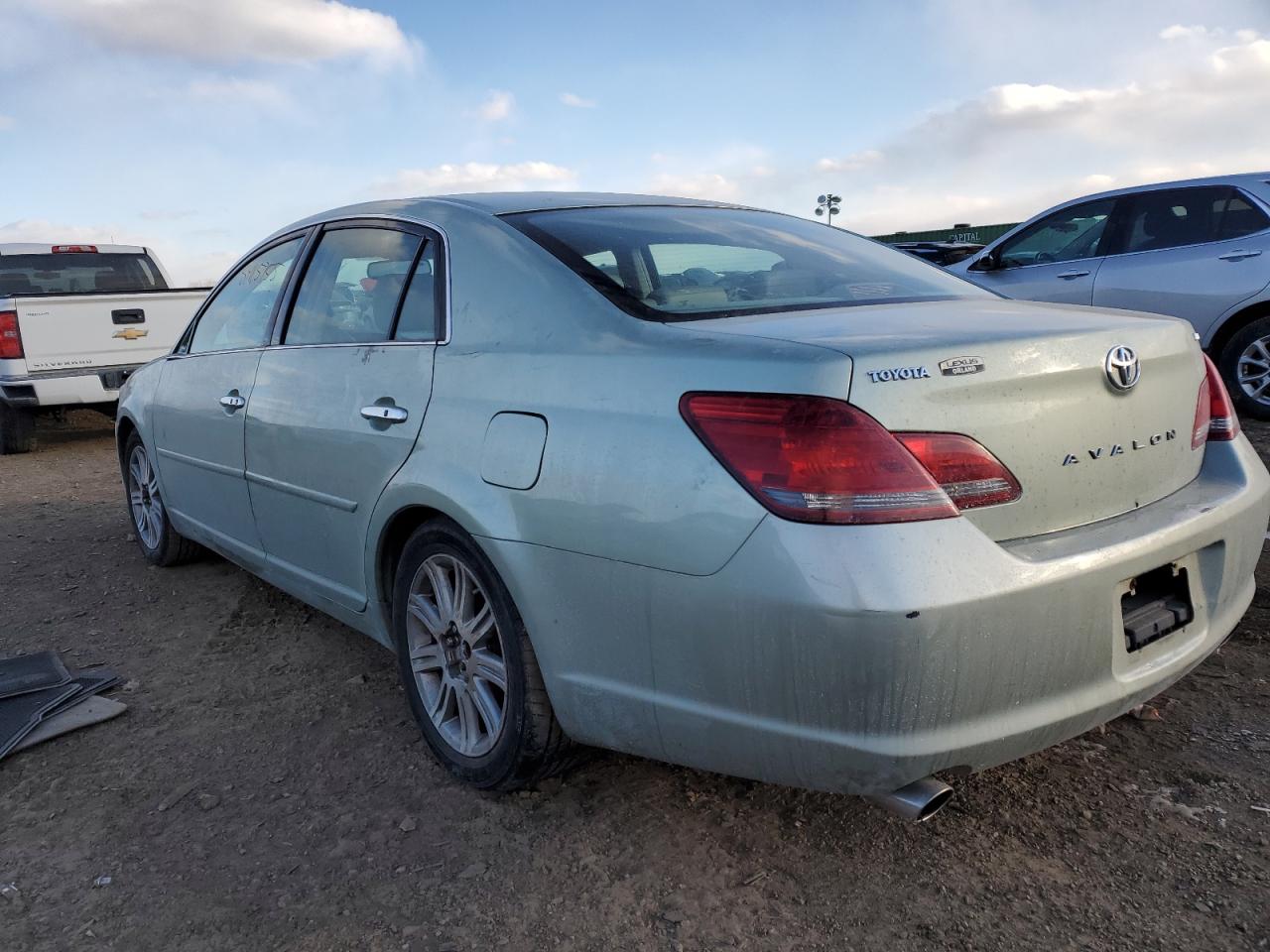 2008 Toyota Avalon - Image 2