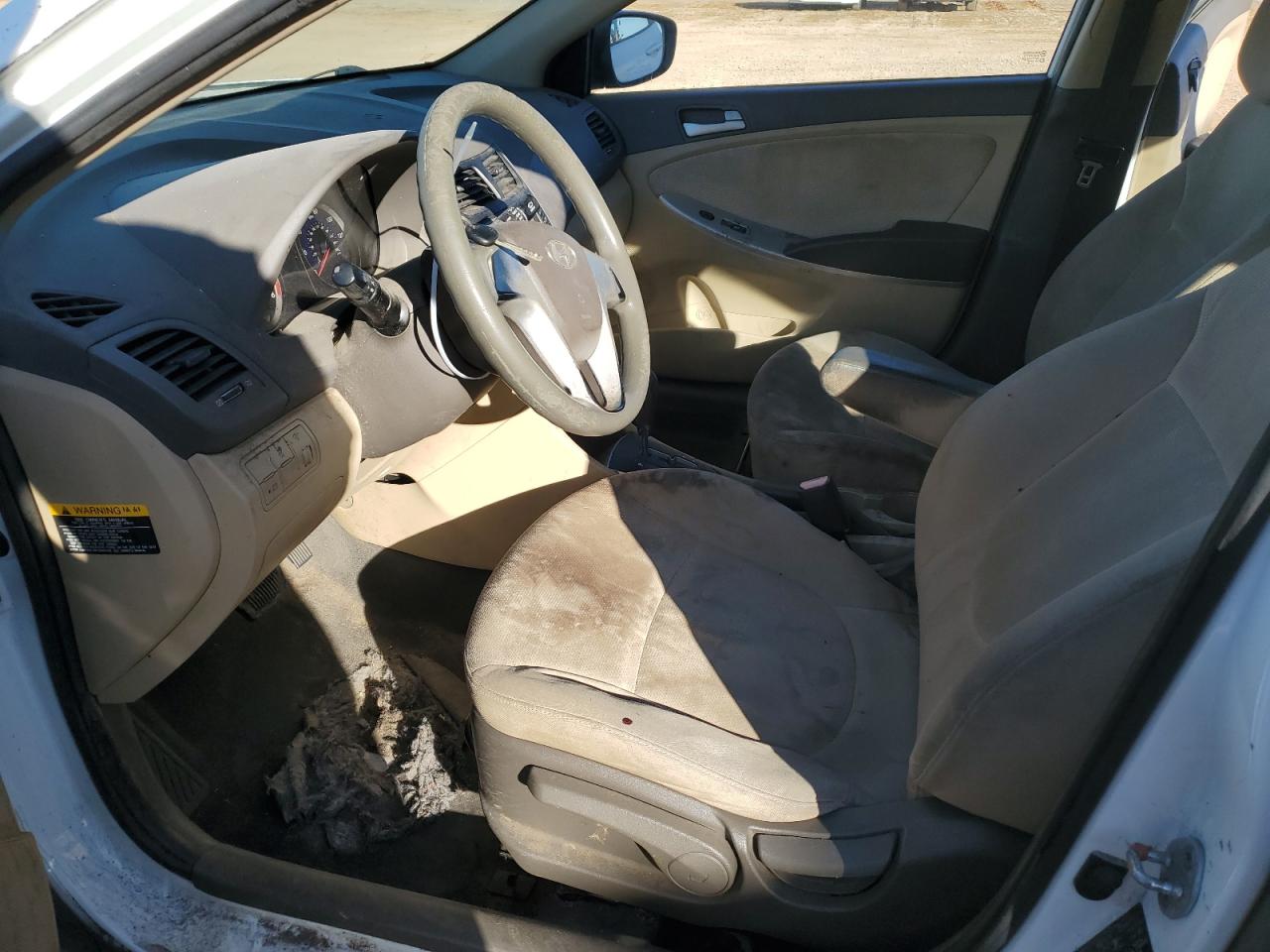 2013 Hyundai Accent - Image 7