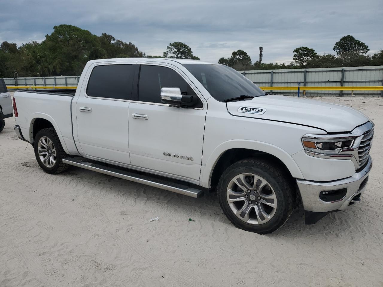 2022 RAM 1500 - Image 4