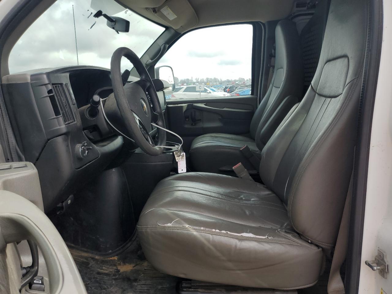 2015 Chevrolet Express - Image 7