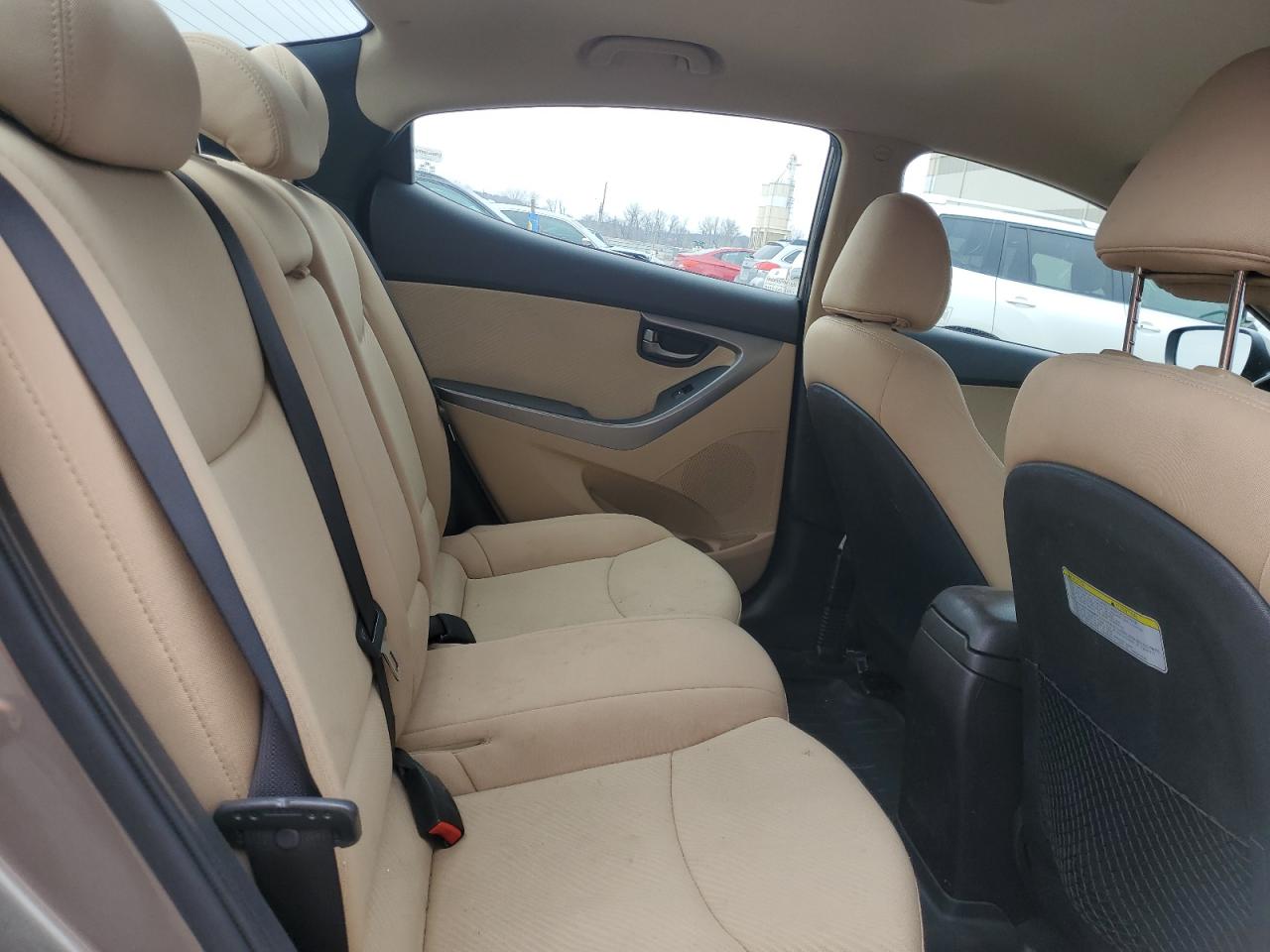 2013 Hyundai Elantra - Image 10