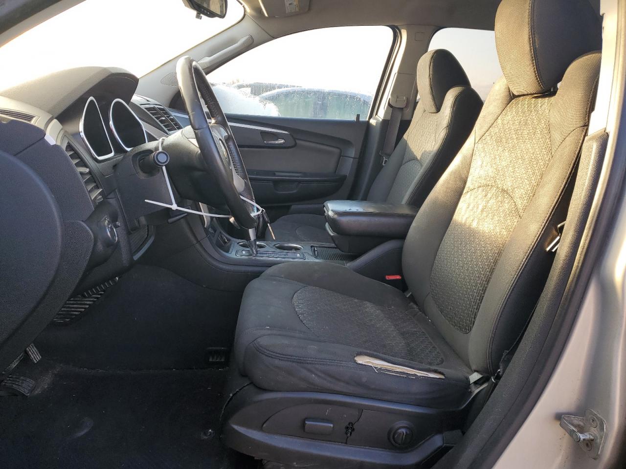 2010 Chevrolet Traverse - Image 7