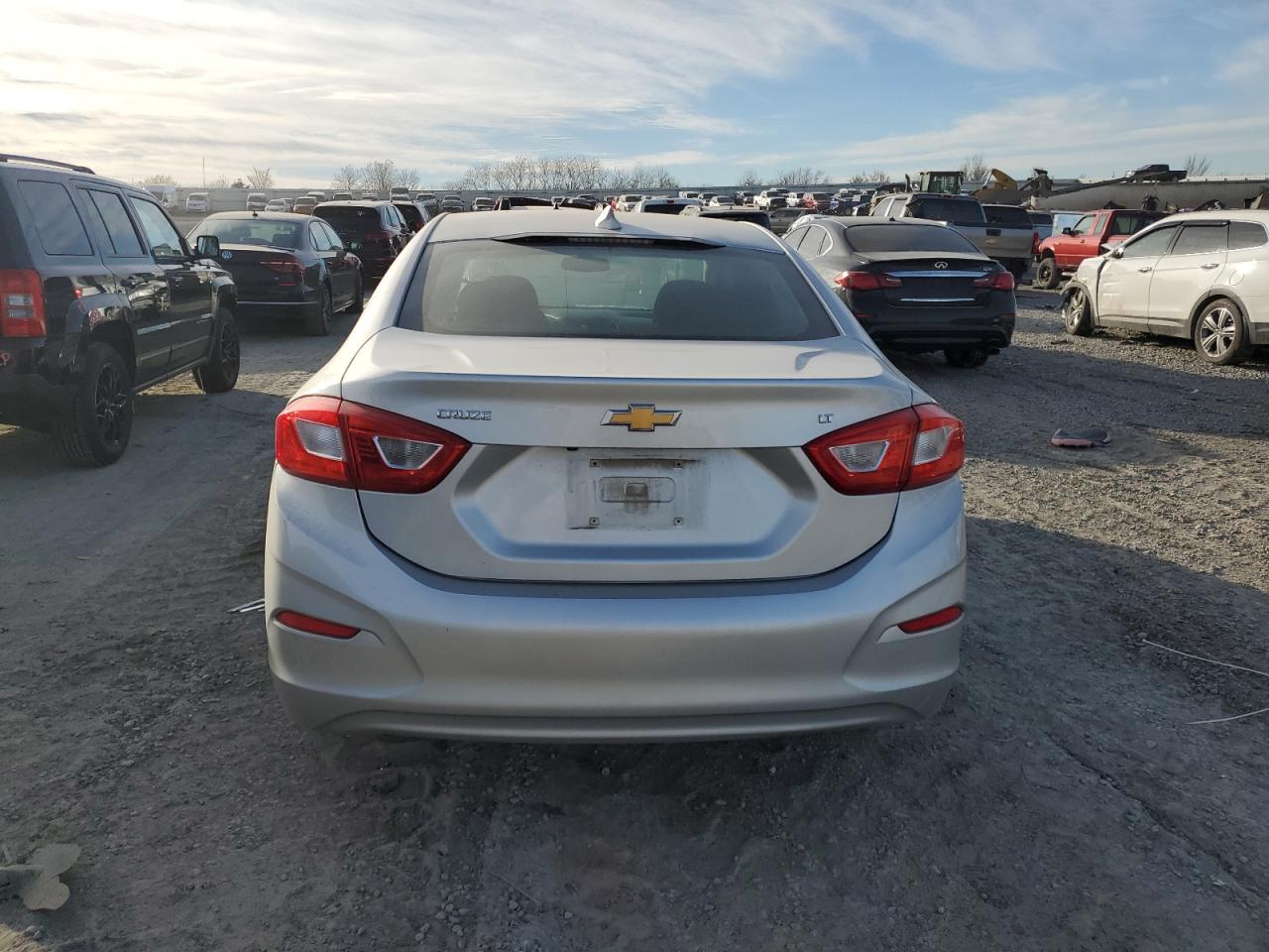 2017 Chevrolet Cruze - Image 6