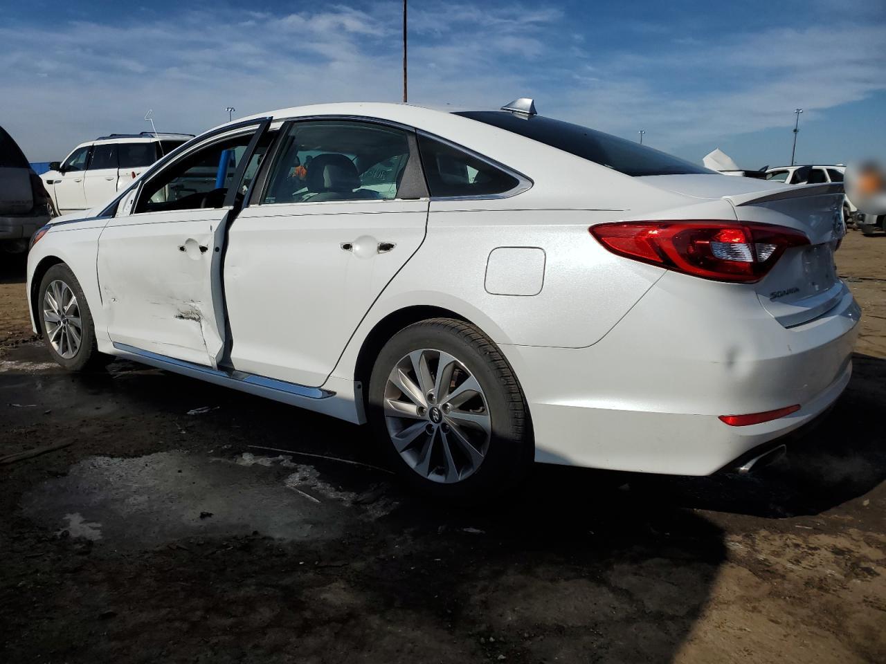 2015 Hyundai Sonata - Image 2
