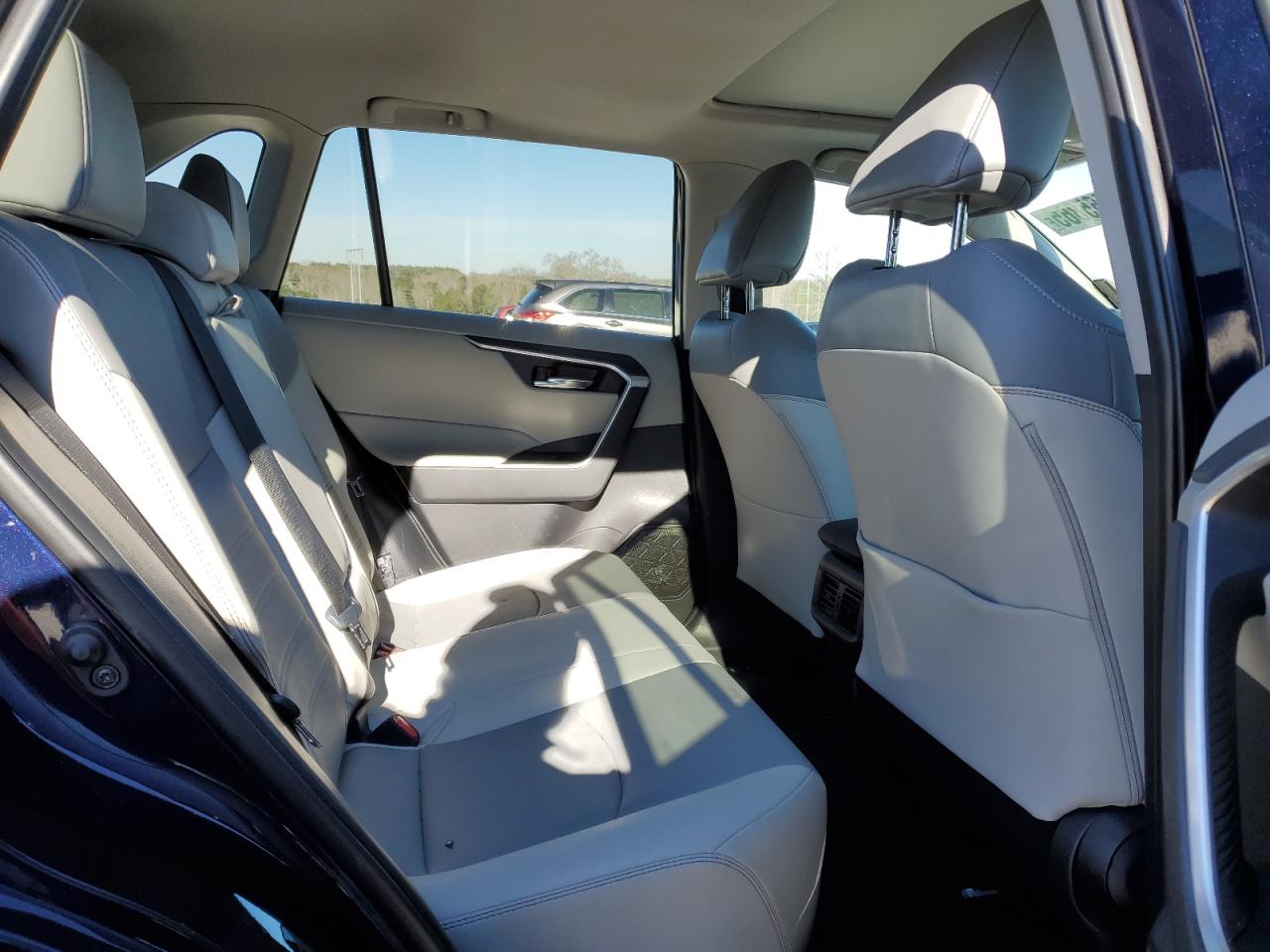 2021 Toyota RAV 4 - Image 12