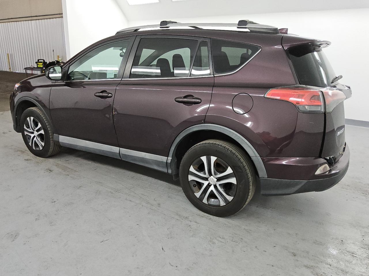 2016 Toyota RAV 4 - Image 2