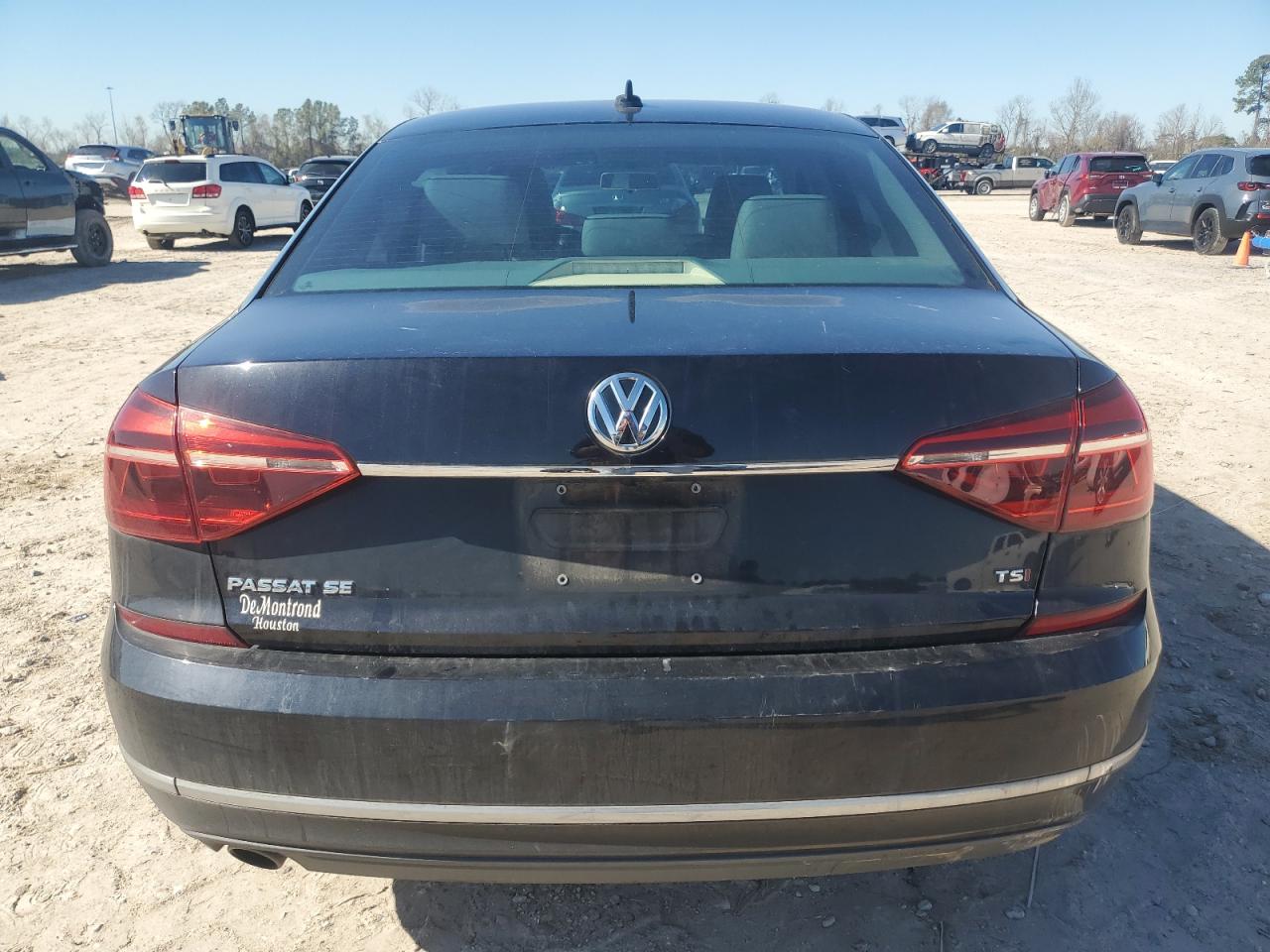 2017 Volkswagen Passat - Image 6