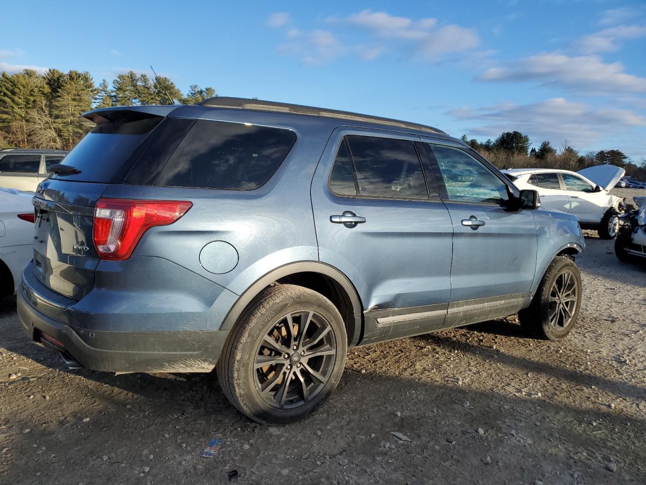 2019 Ford Explorer - Image 3