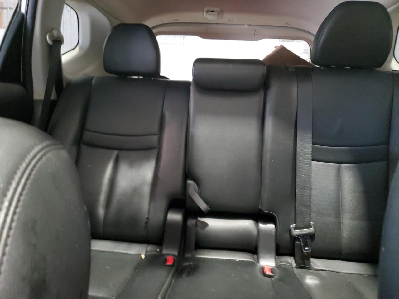 2016 Nissan Rogue - Image 10