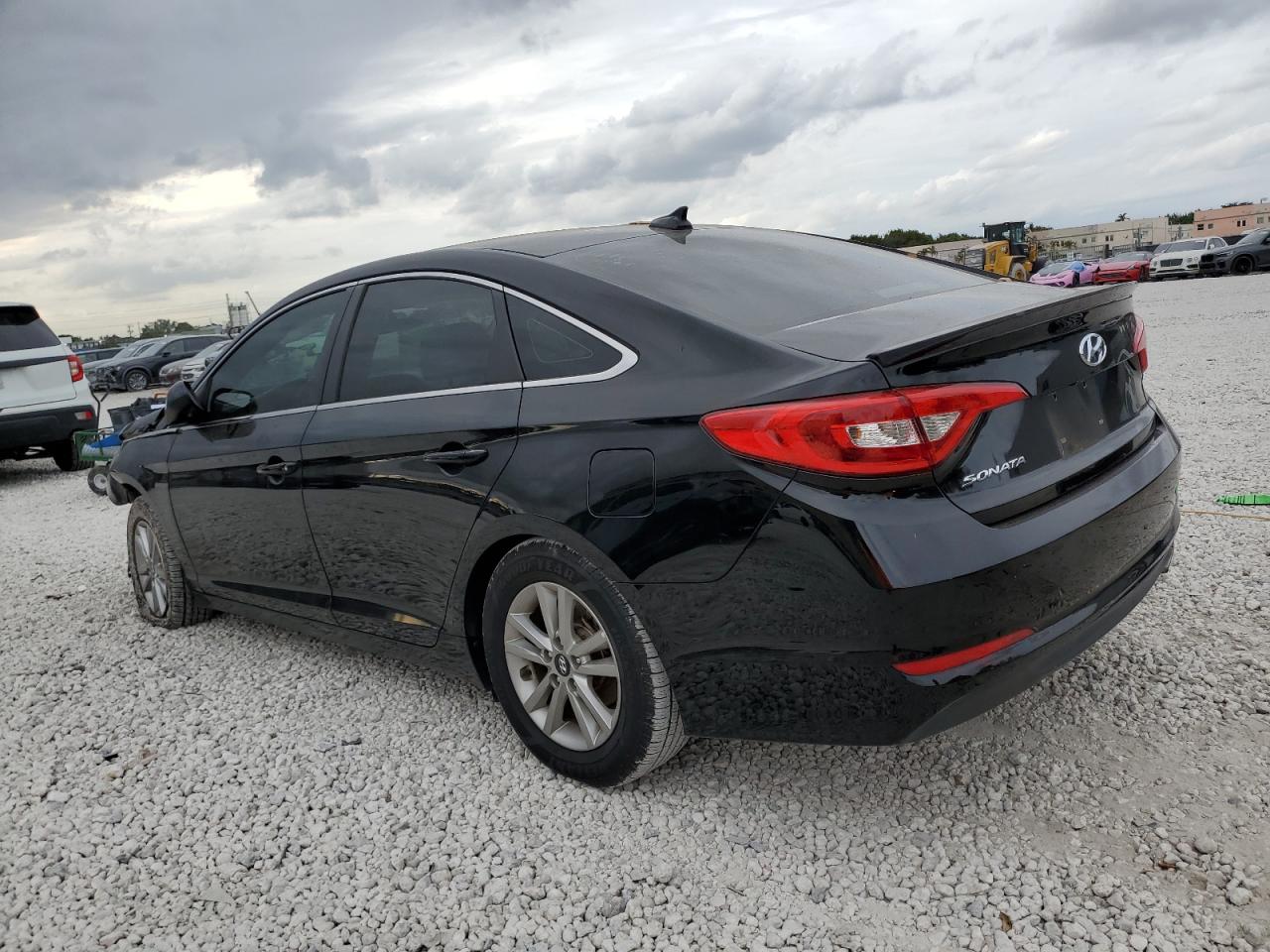 2016 Hyundai Sonata - Image 2