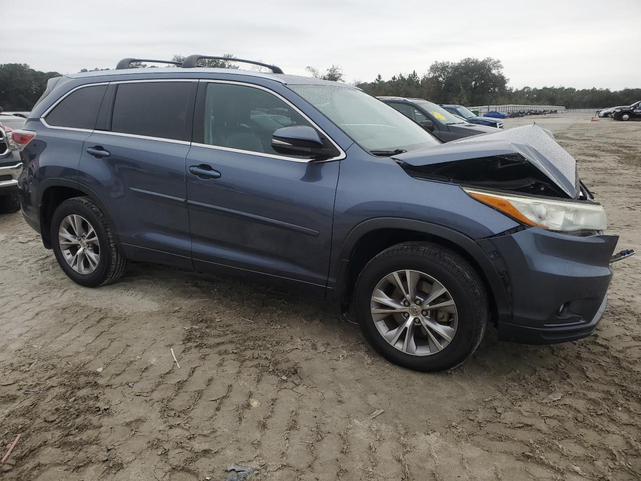 2015 Toyota Highlander - Image 4