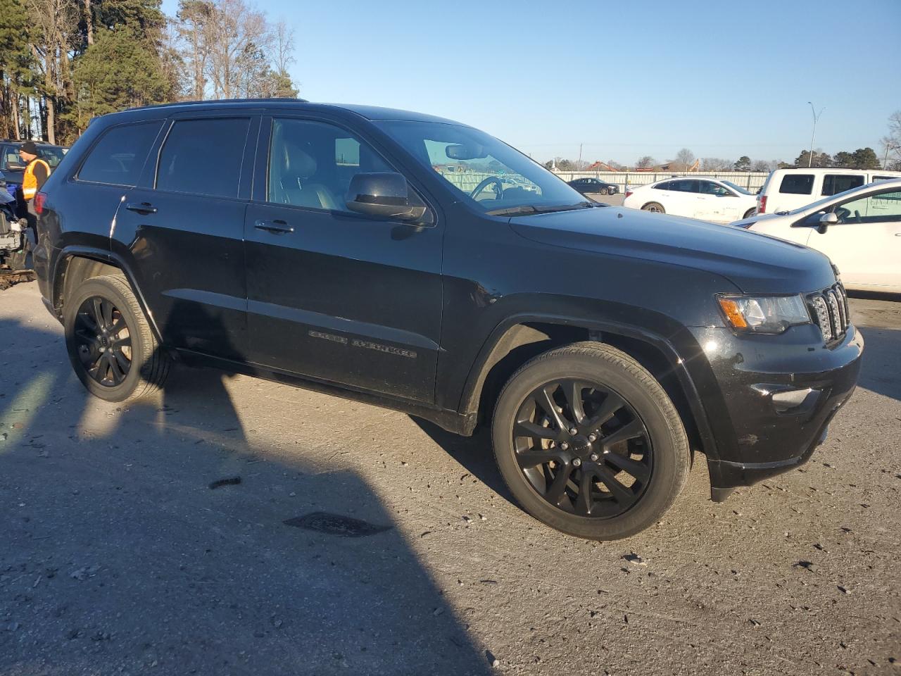2020 Jeep Grand Cherokee - Image 4